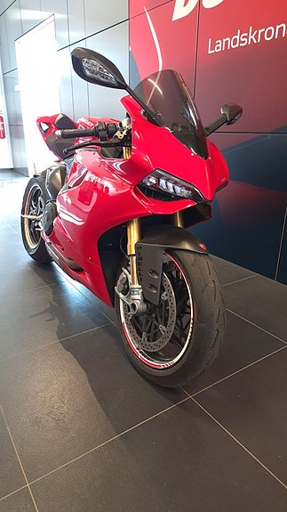 Ducati Panigale 1199 S 3 of 6