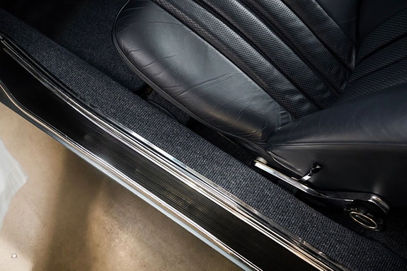 Mercedes-Benz 230 SL 15 of 26