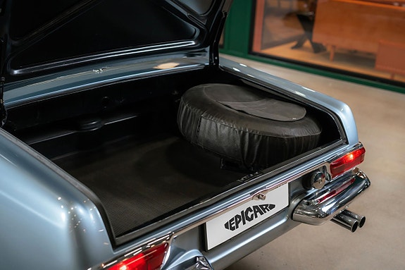 Mercedes-Benz 230 SL 10 of 26