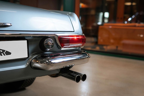 Mercedes-Benz 230 SL 9 of 26