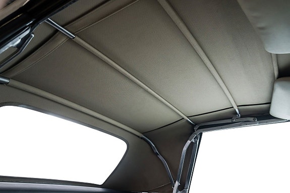 Mercedes-Benz 230 SL 24 of 26