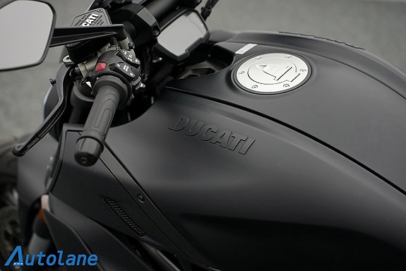 Ducati Diavel 1260 *Nyservad, Nya däck 28 of 30