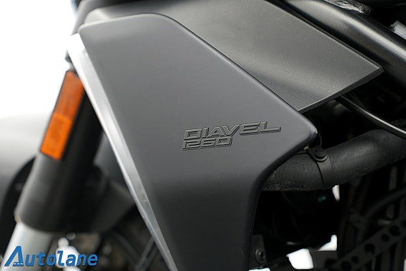Ducati Diavel 1260 *Nyservad, Nya däck 29 of 30