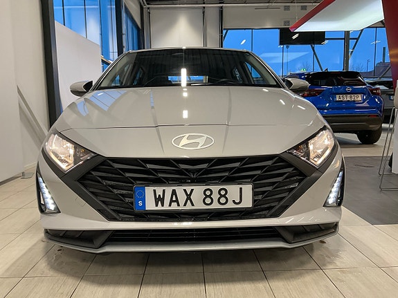 Hyundai i20 2 of 5