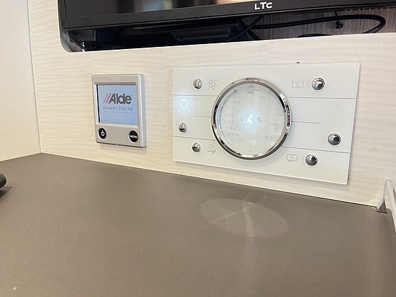 Bürstner LYSEO TIME LIMITED (AC+Solcell+B-körkort+ALDE+Inverter+Dragkrok) 22 of 26