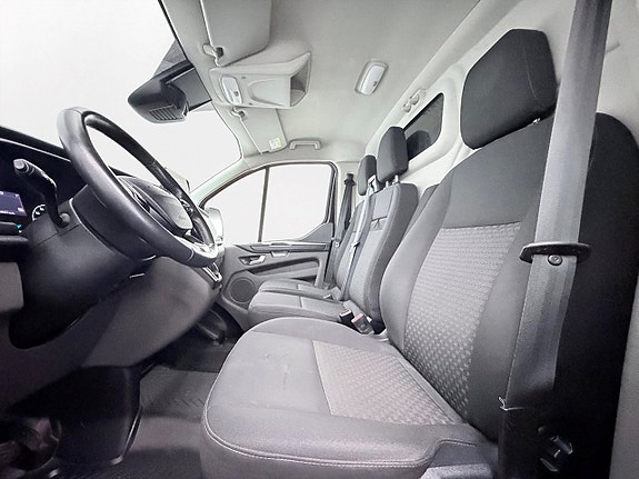 Ford Transit Custom 12 of 26
