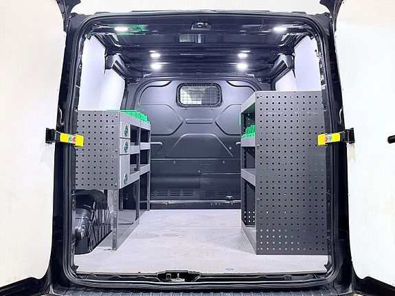 Ford Transit Custom 11 of 26