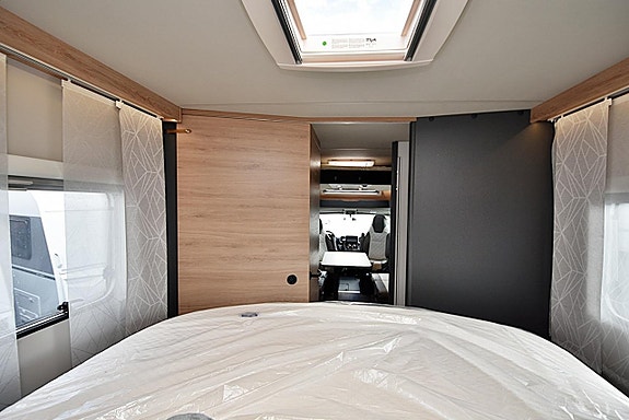 Knaus 700 LX L!VE WAVE Platinum Selection, Queenbed, Dubbelbädd 15 of 27