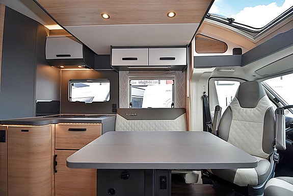 Knaus 700 LX L!VE WAVE Platinum Selection, Queenbed, Dubbelbädd 9 of 27