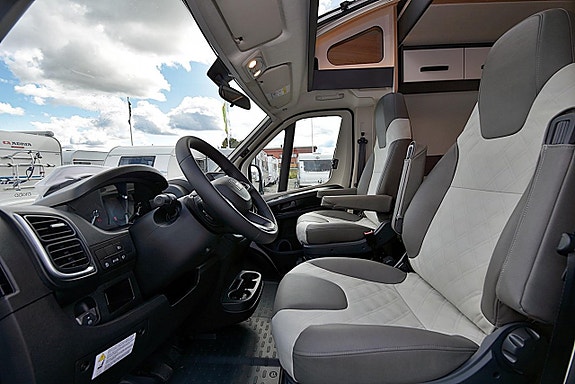 Knaus 700 LX L!VE WAVE Platinum Selection, Queenbed, Dubbelbädd 4 of 27