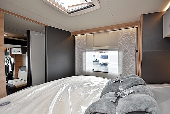 Knaus 700 LX L!VE WAVE Platinum Selection, Queenbed, Dubbelbädd 17 of 27