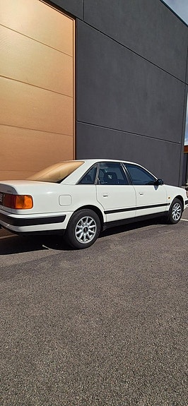Audi 100 2 of 5
