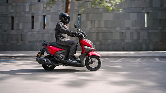 Yamaha RAYZR 2 of 2