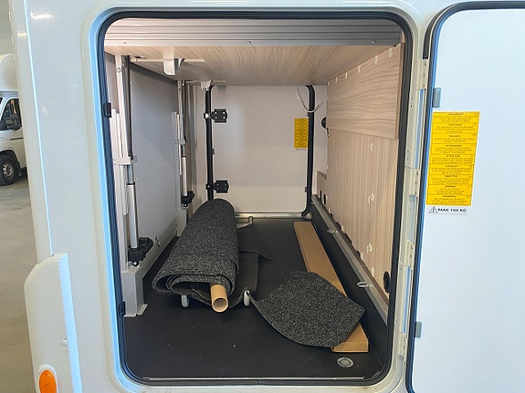 Sun Living S 75 SC / Taksäng /  B-körkort / Automat 140hk 3 of 19