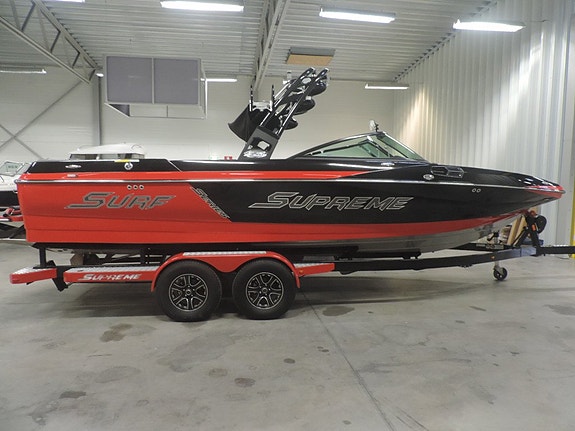 Correct Craft Supreme S238 *NYPRIS 2milj*