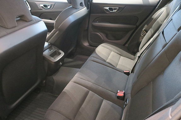 Volvo V60 7 of 13