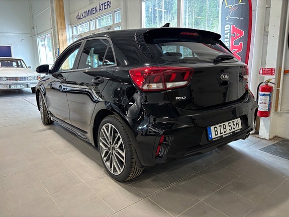 Kia Rio 2 of 5