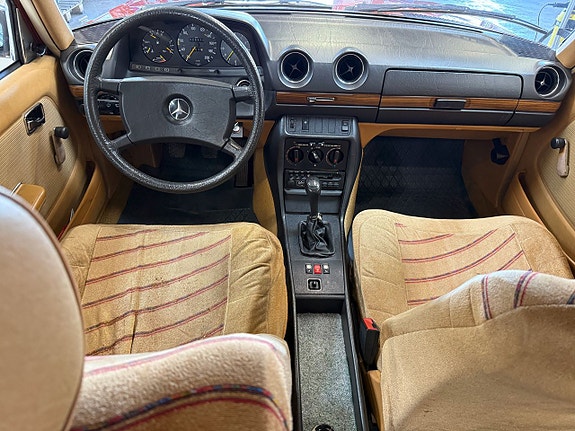 Mercedes-Benz 200 8 of 12