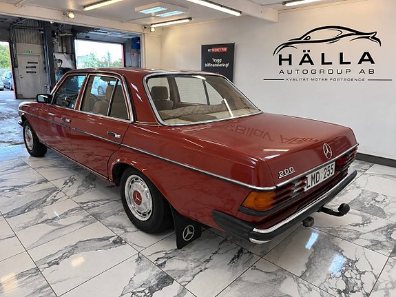 Mercedes-Benz 200 4 of 12