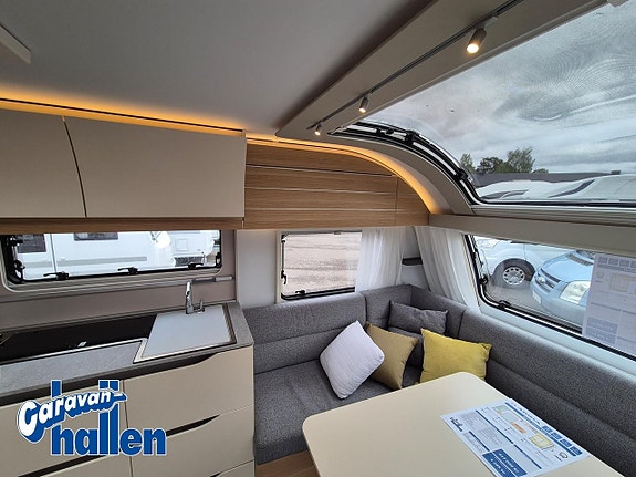 Adria Adora 613 UT 12 of 24