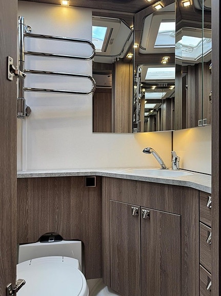 Kabe ROYAL 630 GLE KS B8 Queenbed 9 of 14