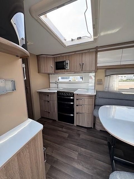 Kabe ROYAL 780 DGLE KS Barnkammare, AC, Mover, Takmonterad markis 3 of 10