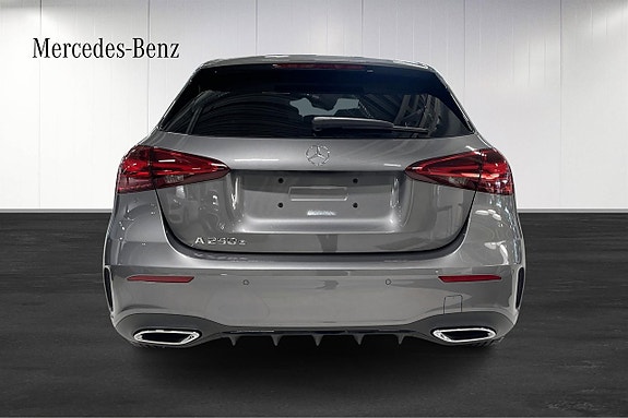 Mercedes-Benz A250 e 7 of 19