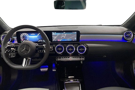 Mercedes-Benz A250 e 8 of 19