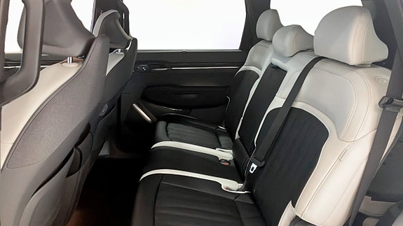 Kia EV9 9 of 15