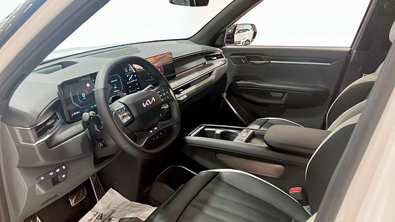 Kia EV9 8 of 15