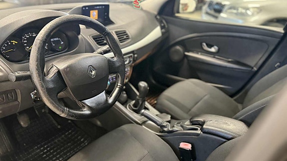 Renault Megane 12 of 17