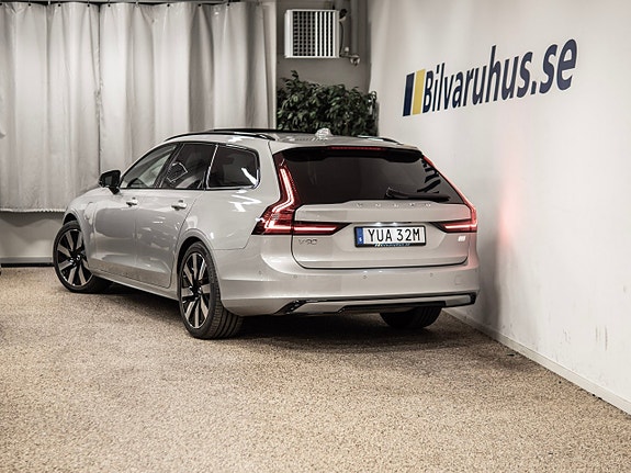 Volvo V90 3 of 5