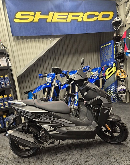 Sherco 50 scooter Black moon 2 of 3