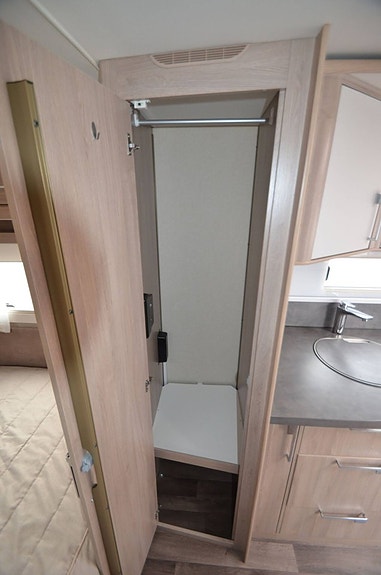 Kabe ROYAL 600 XL KS (förtält,solcell) 9 of 11