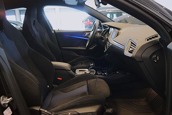 BMW 218 13 of 15