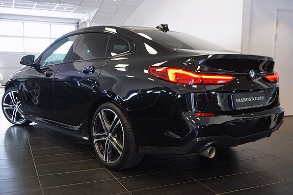 BMW 218 2 of 15