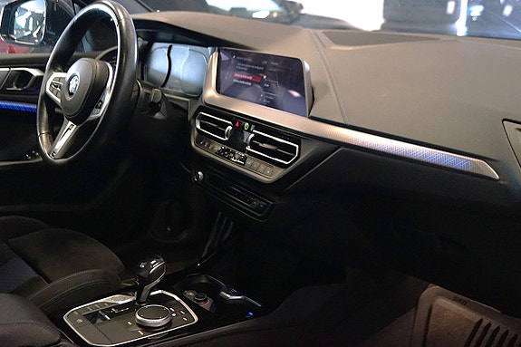 BMW 218 12 of 15