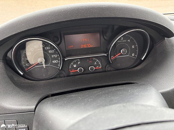 Eura Mobil Profila 720 EB Långbädd. Stort garage. Låga mil !!! 18 of 19
