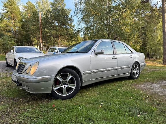 Mercedes-Benz E200