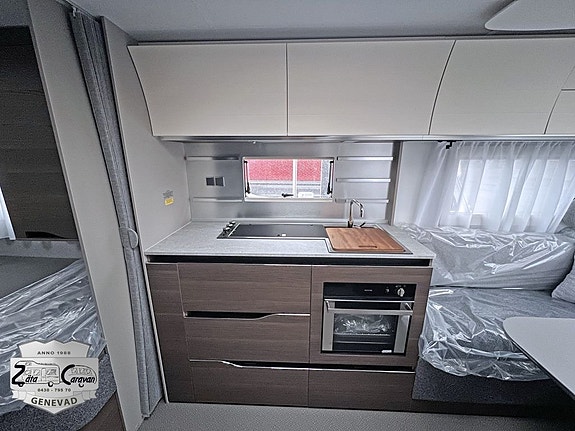 Adria Alpina 663 UK (ny) 11 of 19