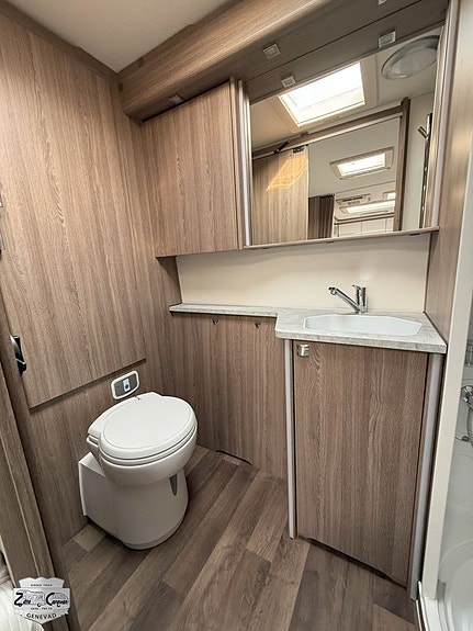 Kabe Imperial 740 TDL KS 11 of 20