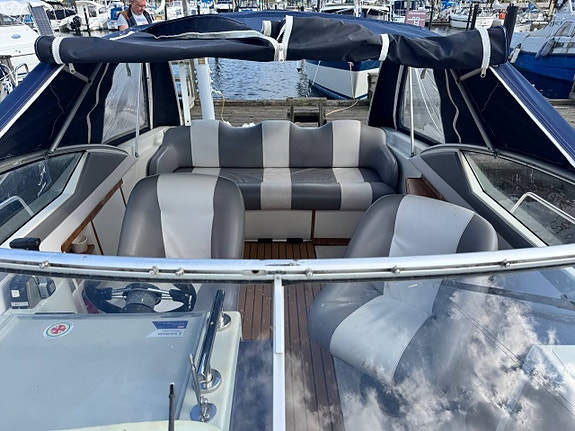 Marex 7100 Sport Cruiser 11 of 12
