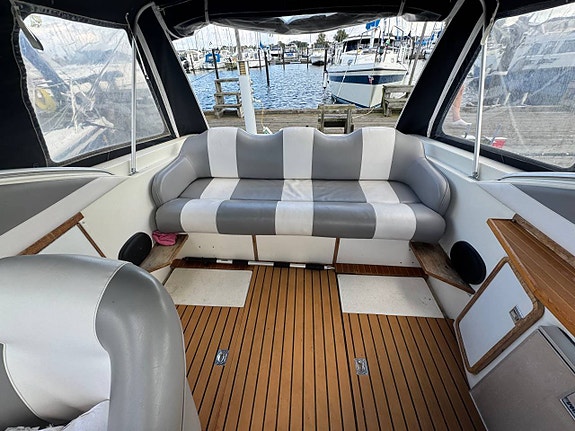 Marex 7100 Sport Cruiser 7 of 12