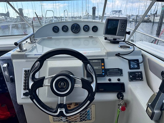 Marex 7100 Sport Cruiser 3 of 5