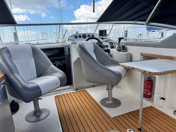Marex 7100 Sport Cruiser 9 of 12