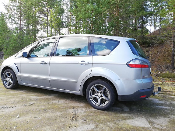 Ford S-MAX 4 of 5