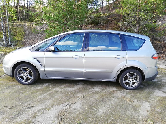 Ford S-MAX 2 of 5