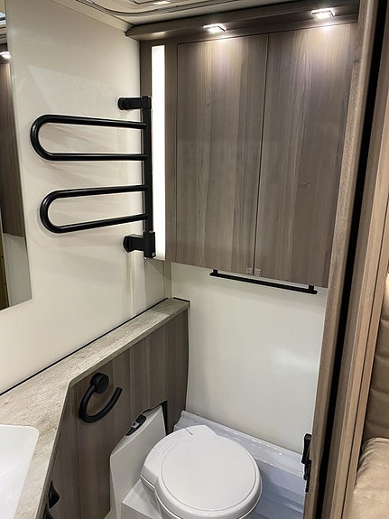 Kabe Estate 470 KS XL 14 of 28