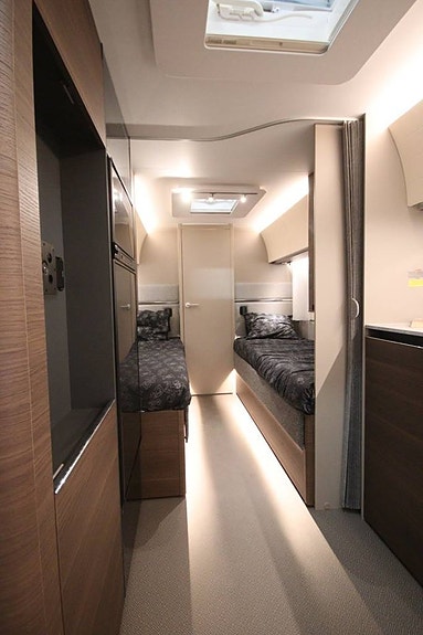 Adria Alpina 613 UT Ny! 13 of 16