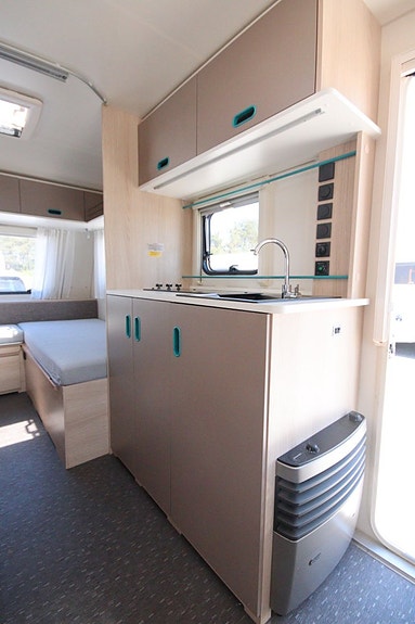 Adria Aviva 492 LU 6 of 12